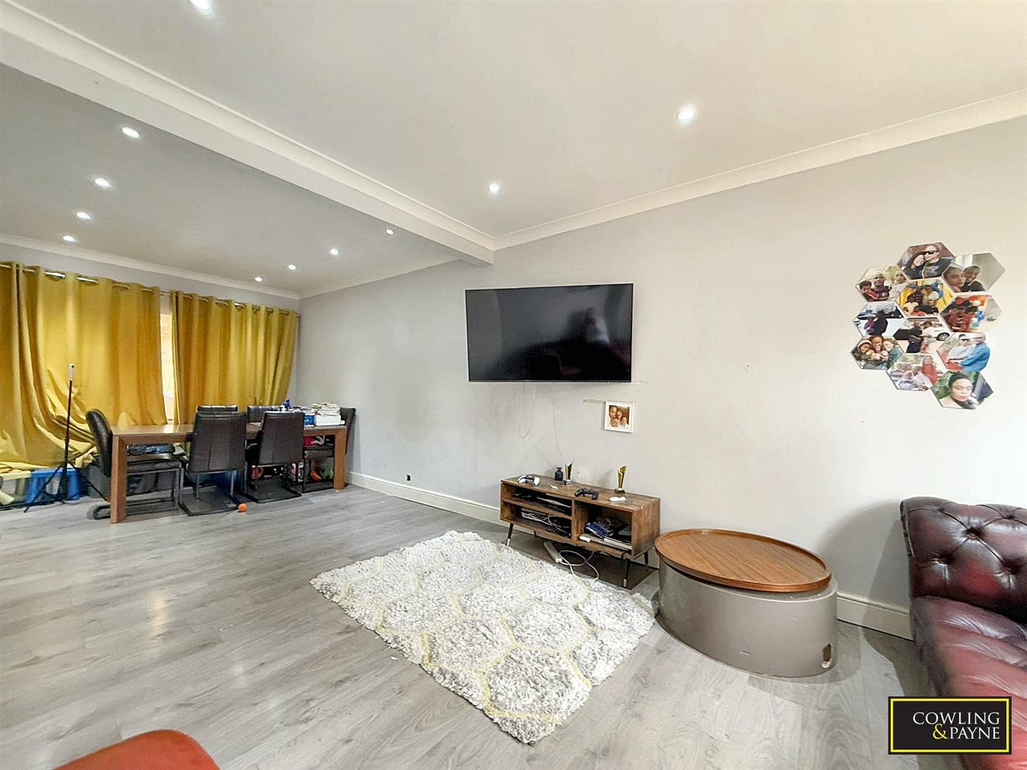 Bruce Grove, Wickford